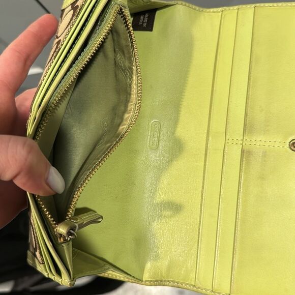 Coach Monogram And Green “lemongrass “ Leather - Picture 7 of 8